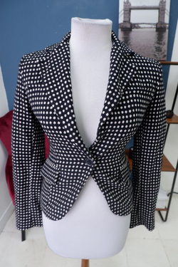 Пиджак в мелкий горох 42 размер