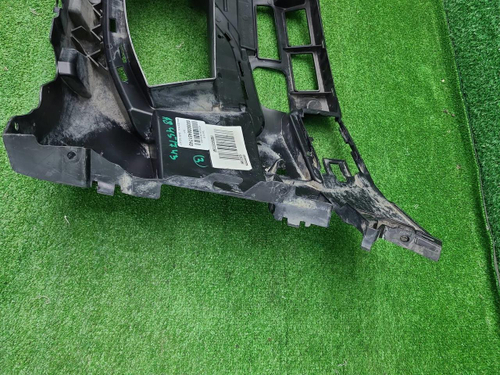 Кронштейн бампера правый BMW 8er G14 18-22 M-paket