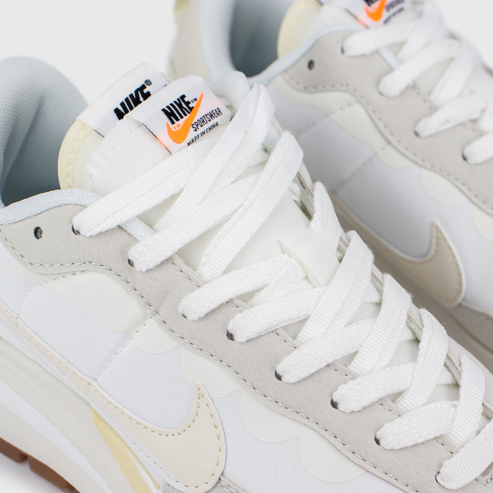 Кроссовки Nike Vapor Waffle x Sacai White / Gum