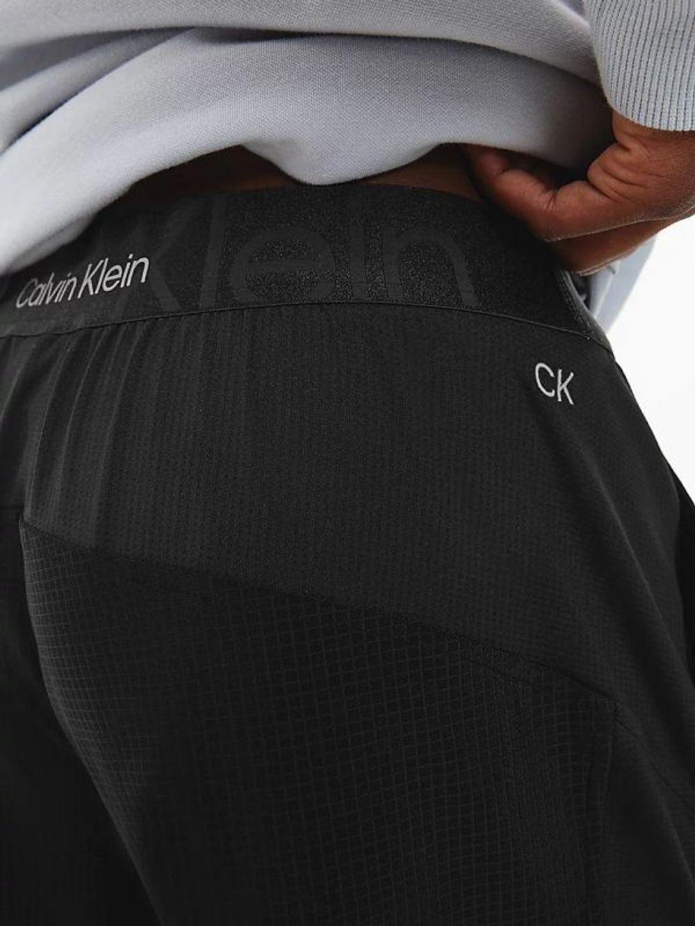 Мужские теннисные шорты Calvin Klein WO 7" Woven Short - black beauty