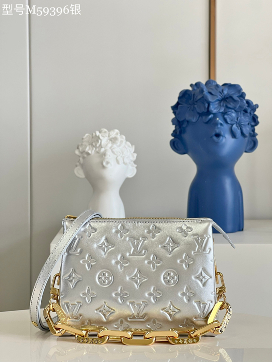 Louis Vuitton Coussin BB