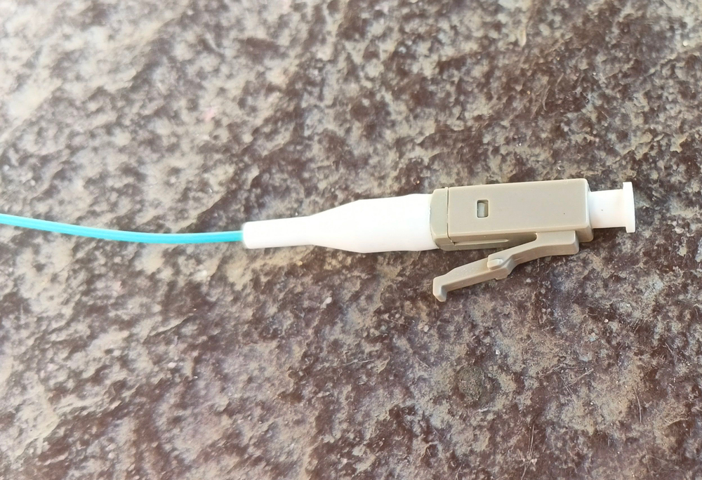Пигтейл оптический LC/PC, OM4, 1 метр, 0,9мм
