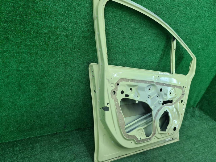 Дверь передняя левая Opel Meriva B (2010-2018)