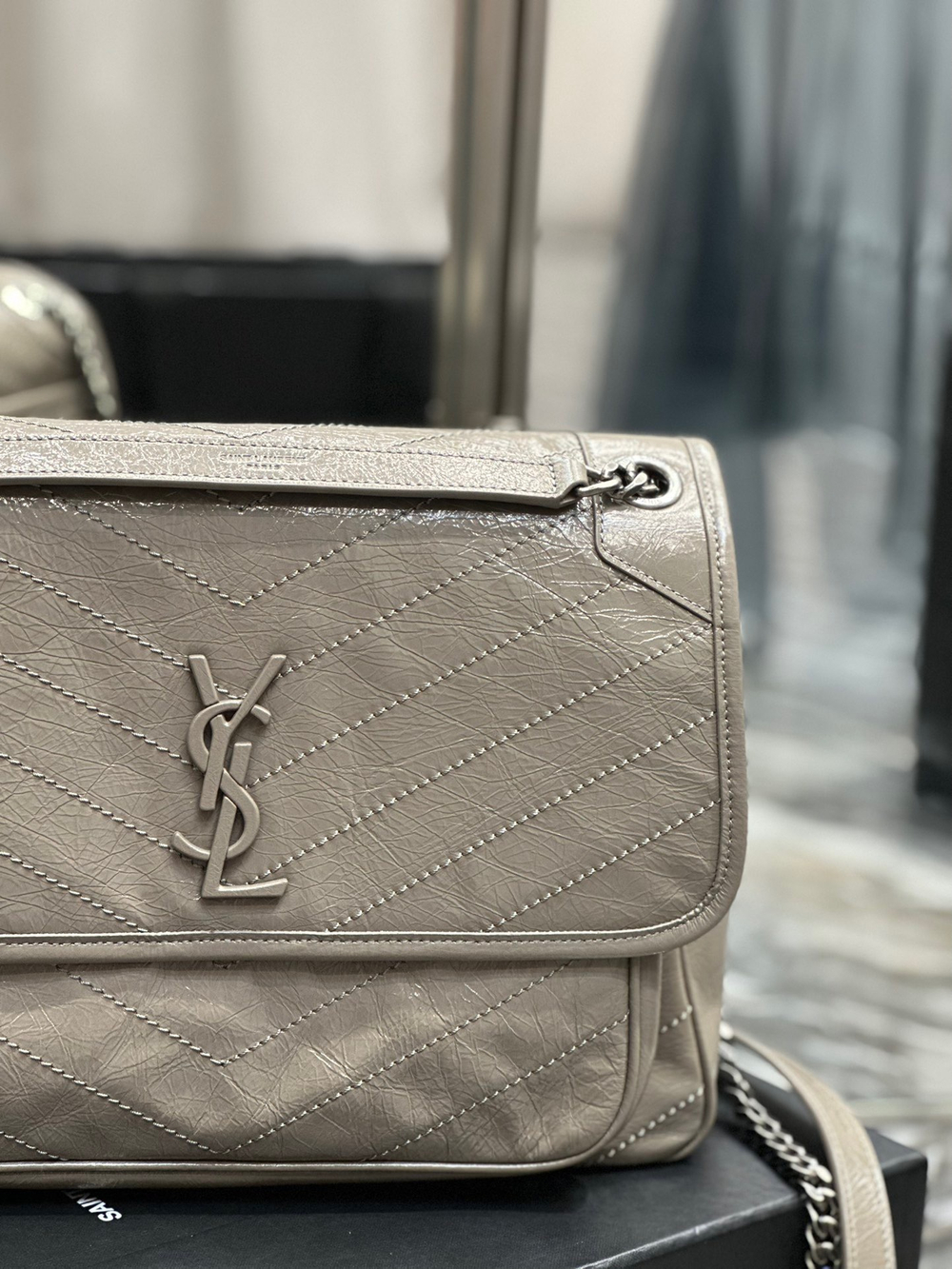 Saint Laurent Niki 32 cm