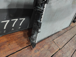 Радиатор двигателя Mercedes E-Class (W213) 16-нв Б/У Оригинал A0995007100