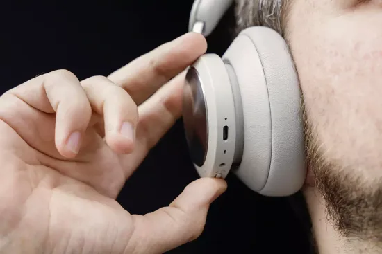 Беспроводные наушники Bang & Olufsen Beoplay Portal Grey Mist