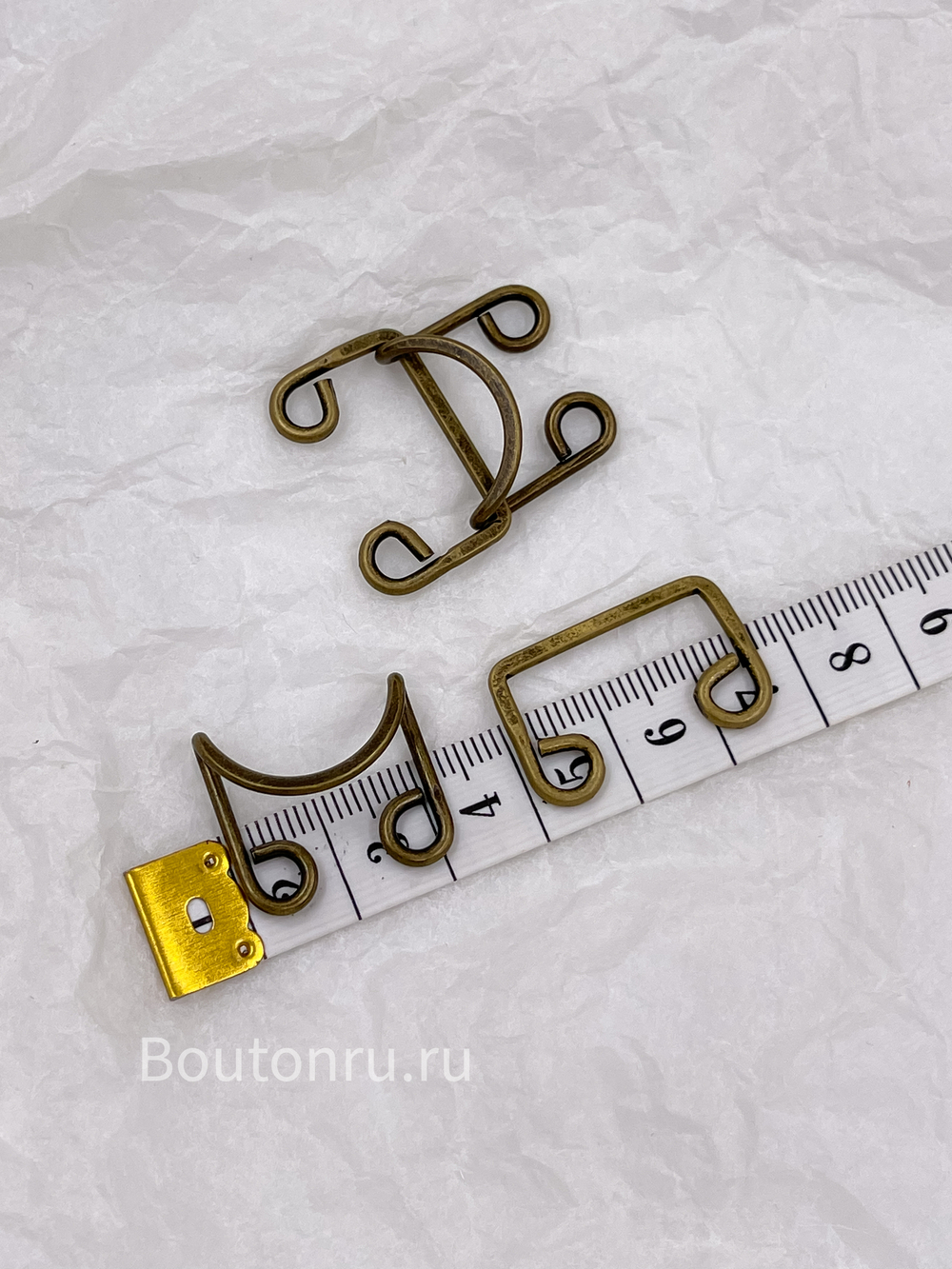 Крючок на стойку воротника бронза