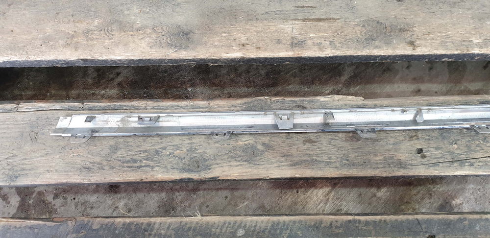 Молдинг порога левый Mercedes E (W213)  Б/У Оригинал A2136980362