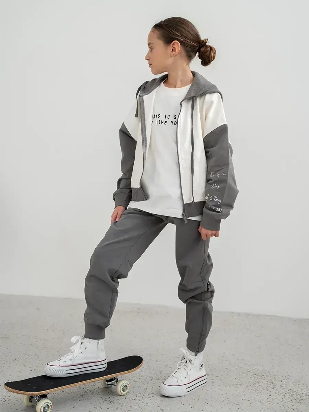 Спортивный костюм для девочки в школу