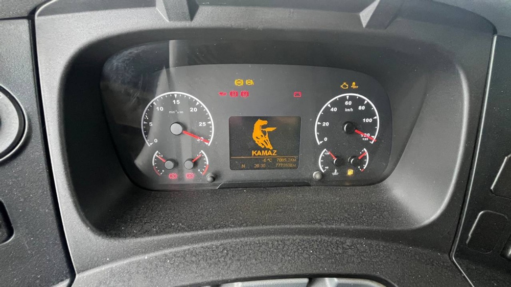 КамАЗ 5490 4x2 Седельный тягач 5490-S5 (Дизельный, 12,0 л, 401 л.с., АТ)