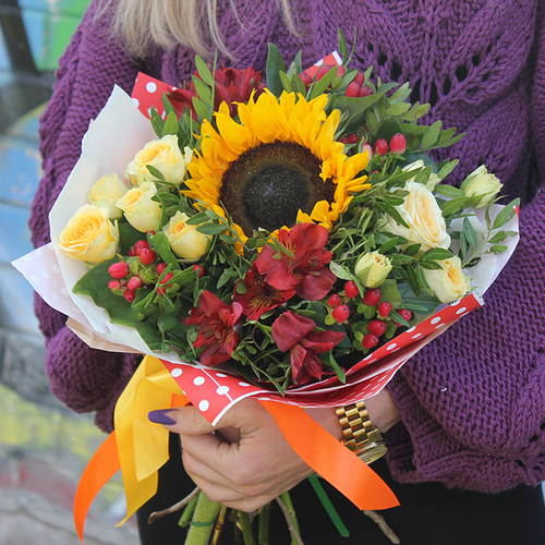 Купить Букет с подсолнухом «‎Счастье рядом»