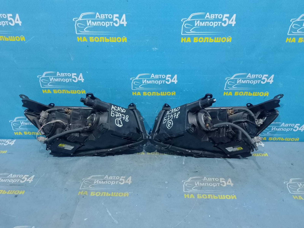Фара передняя правая TOYOTA RAV4 2005-2008