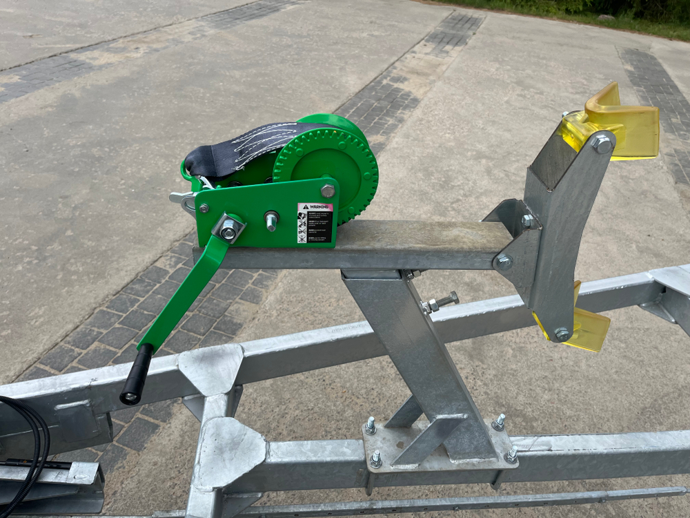 Лодочный прицеп ТРЕЙЛЕР Модель 8298С1 Исполнение Дельфин 7,2 рес16 ++