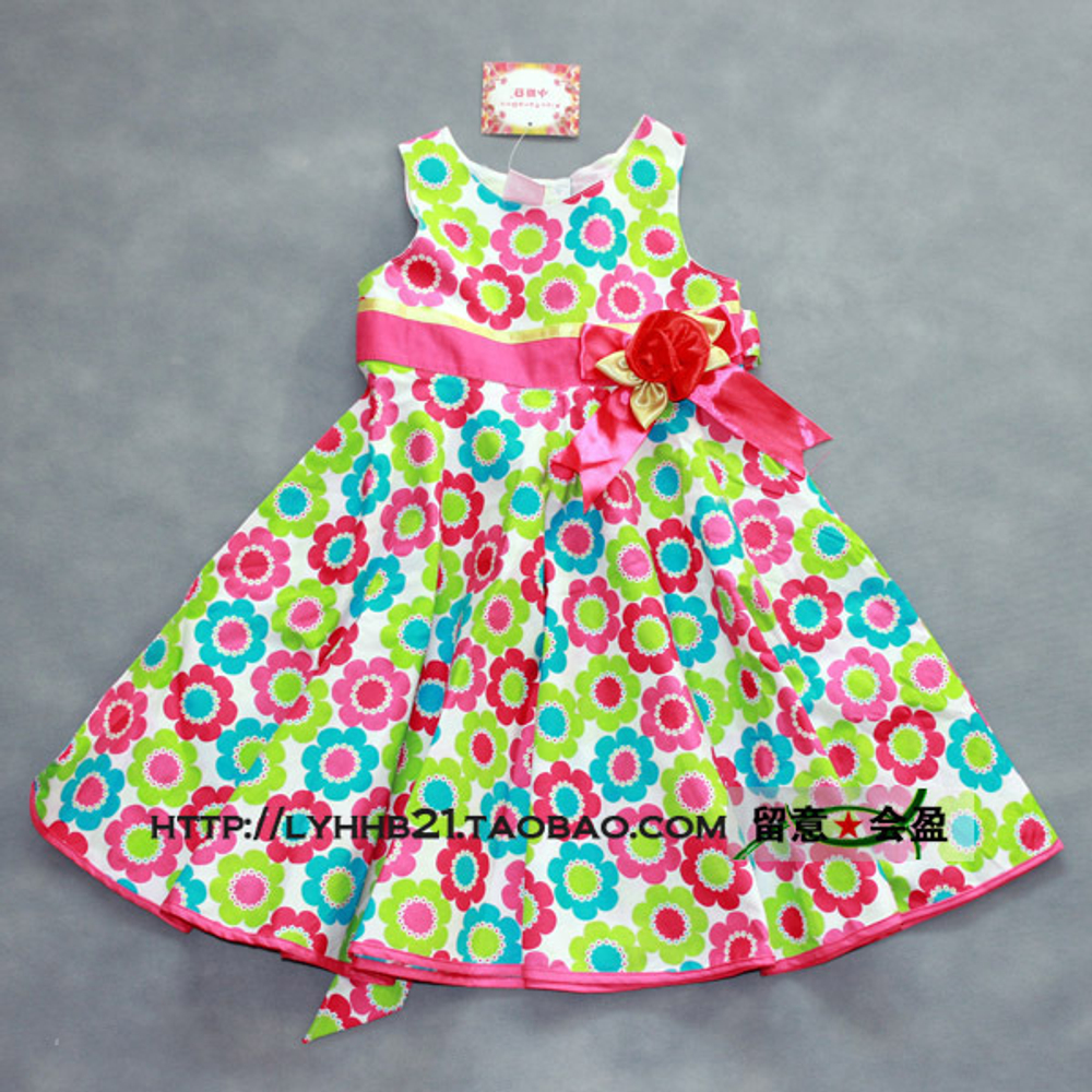 Сарафан-клеш с атласной лентой и цветком под грудью