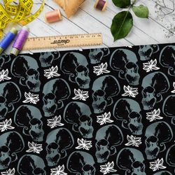 Ткань атлас зелёные черепа и белые цветы