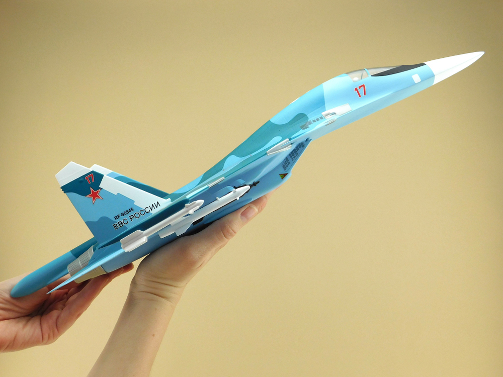 Модель самолета Су-34 (М1:48 ВВС России, RF-95845, 17)