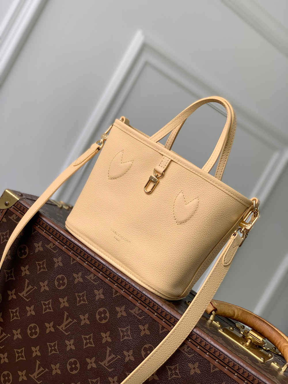 Louis Vuitton Neverfull Bandouliere Inside Out BB