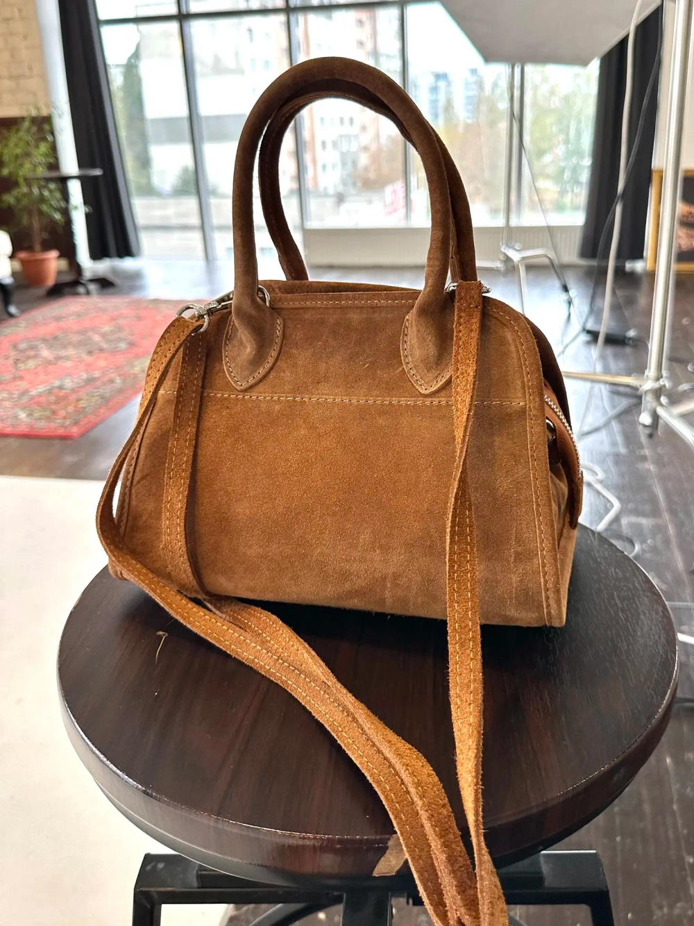 Женская сумочка из натуральной замши цвета whisky