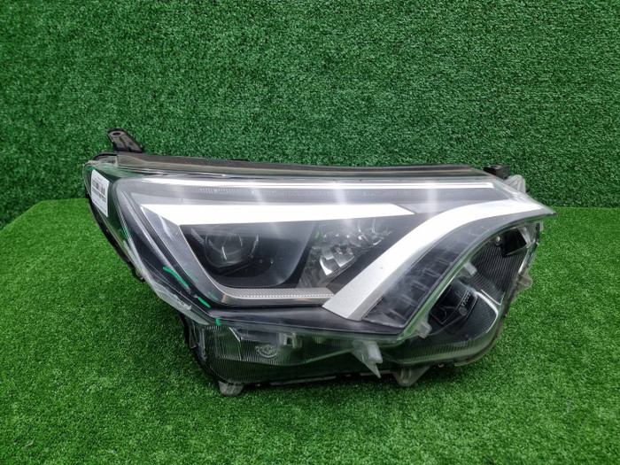 Фара правая Toyota RAV4 4 CA40 (2015-2019) LED