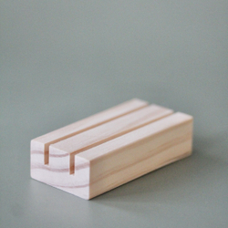 Основа деревянная с прорезями для двух колец 8 * 3 *2 см, 1 штука, цвет натуральный, крепеж для таблички на стол / основа для свадебного декора стола