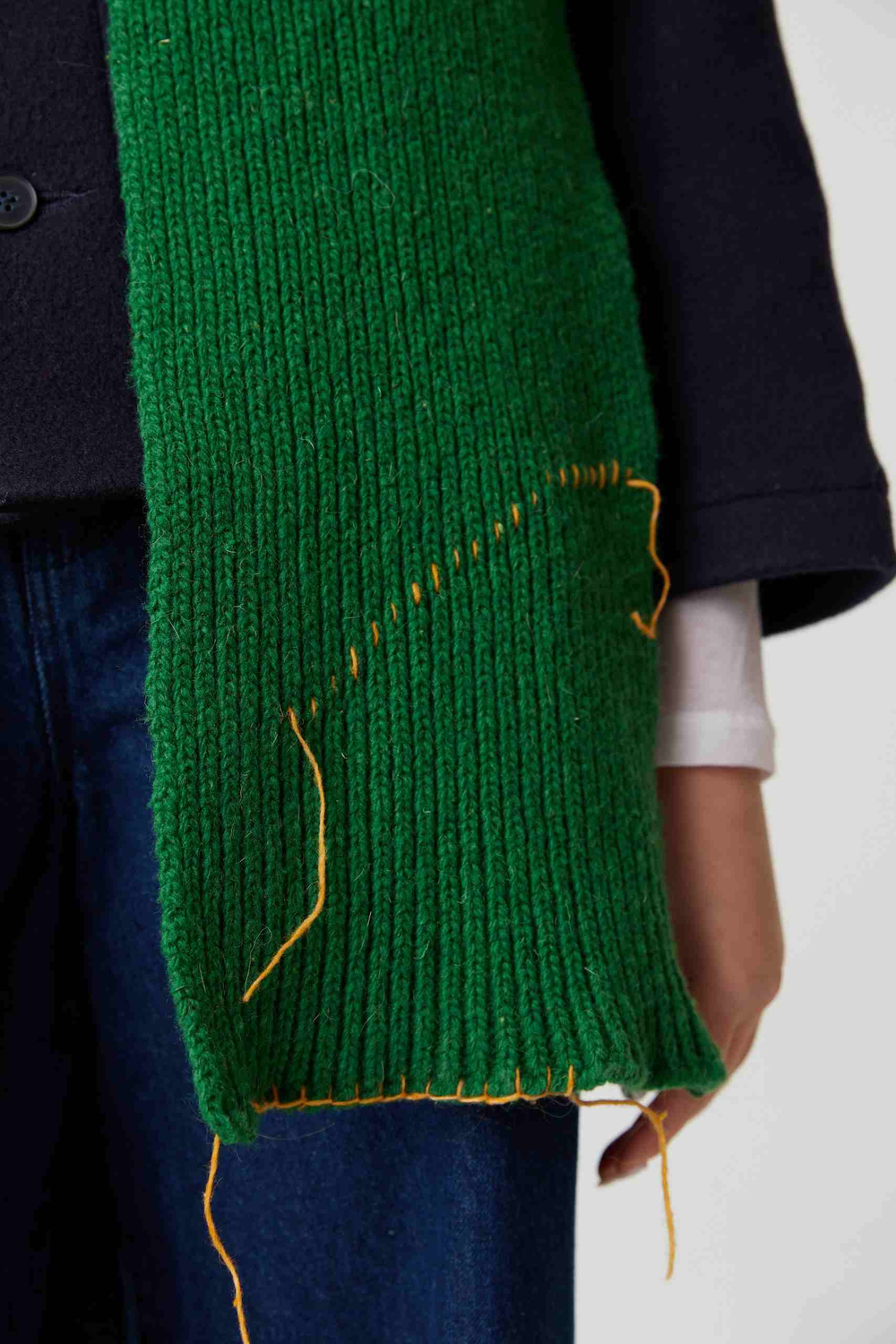 Шарф зелёный "ВСЁ ТУТ" УСТА К УСТАМ + "Полторы комнаты"