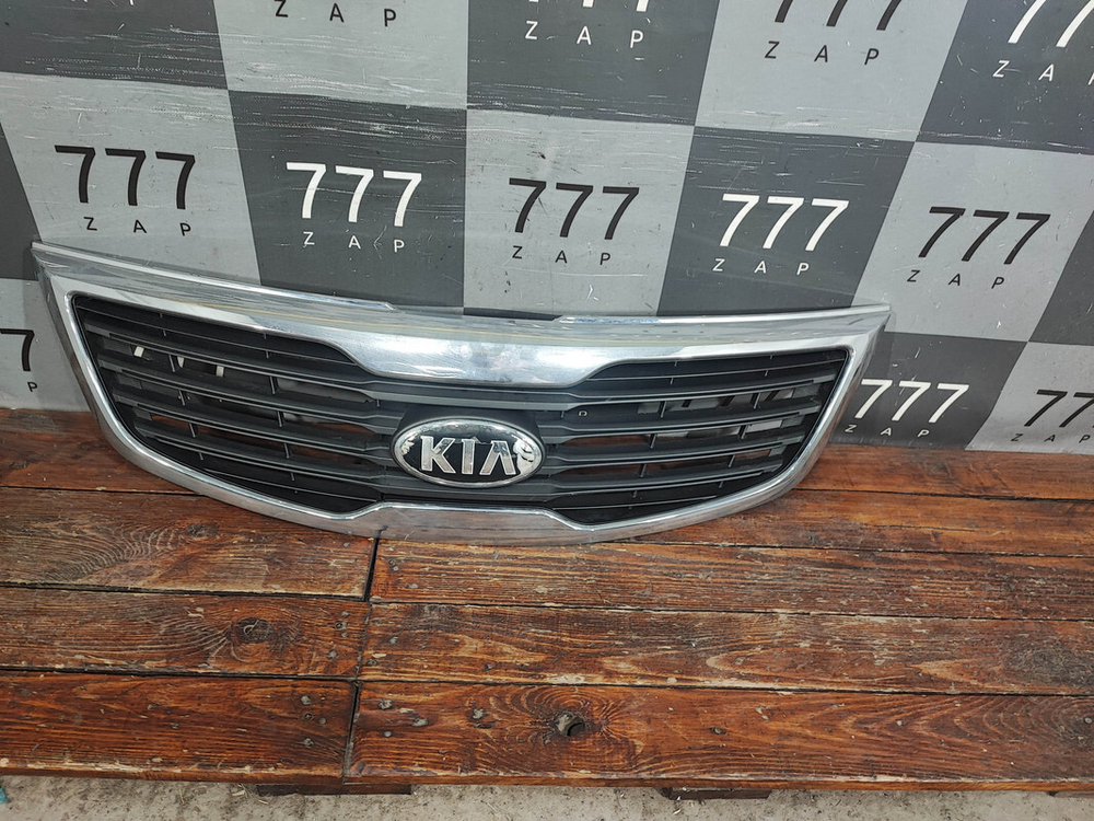 Решетка радиатора Kia Sportage 3 (SL) 10-14 Б/У Оригинал 863523W000