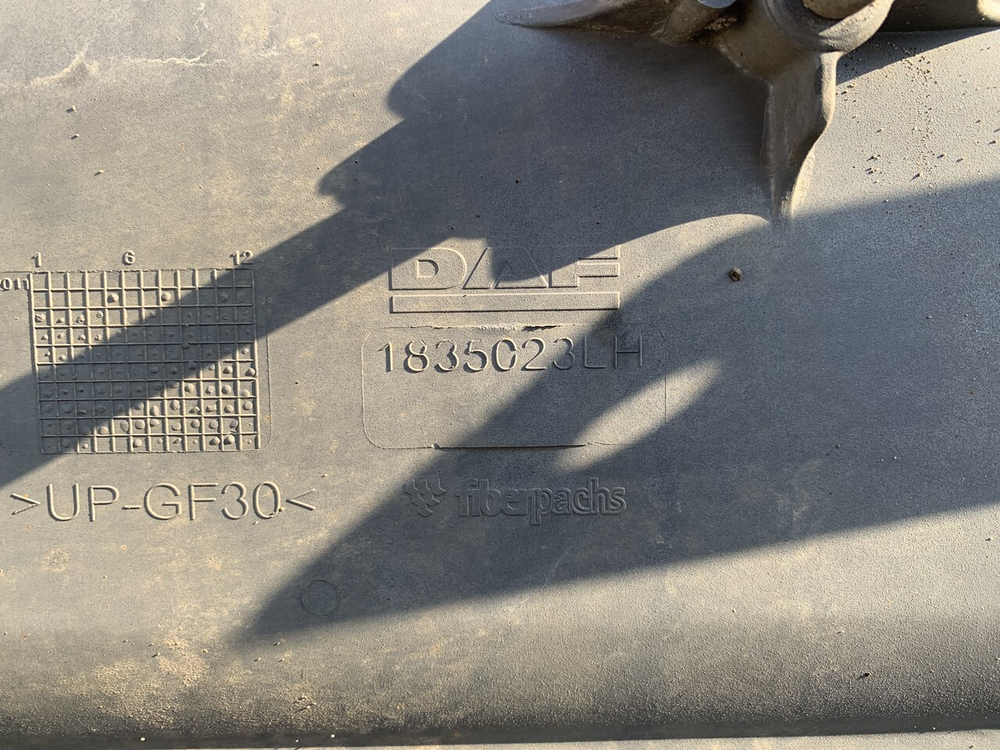 Корпус подножек левый 2021г