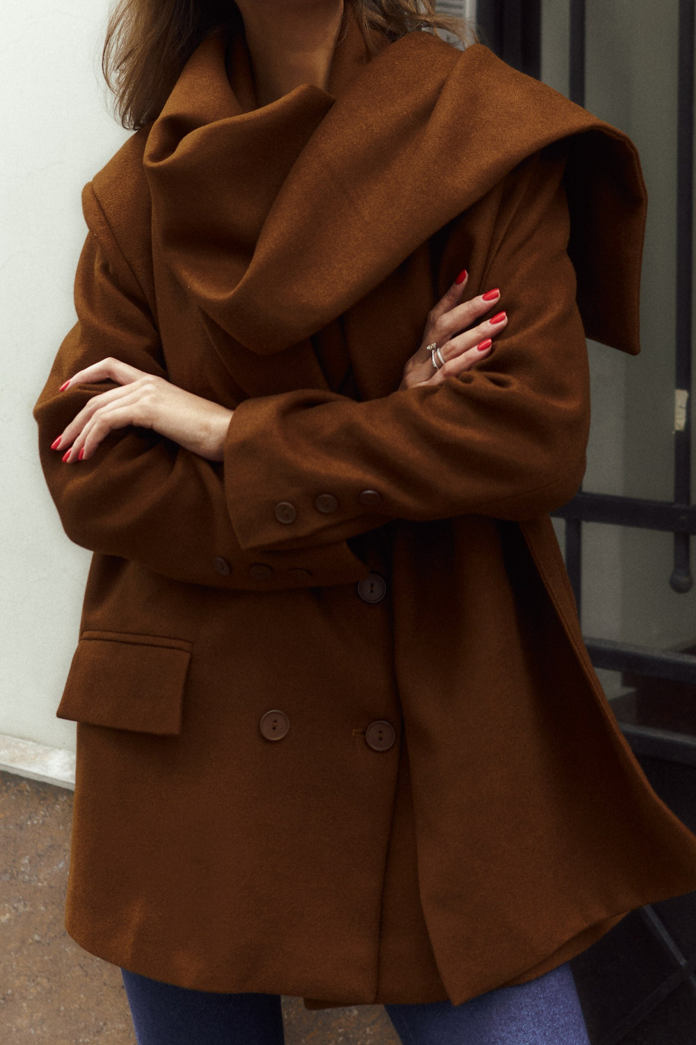 Пальто-пиджак с юбкой в карамельном цвете