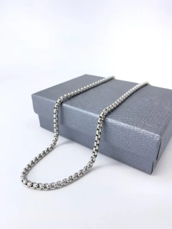 Длинная цепь тонкого плетения из стали