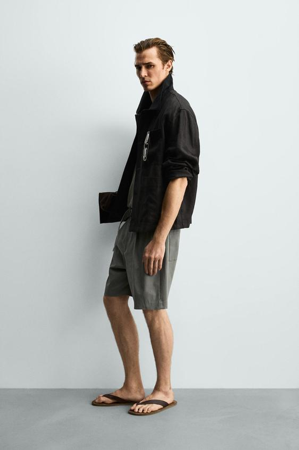 ZARA ШОРТЫ RELAXED FIT С СКЛАДКАМИ И РЕМНЕМ, ХАКИ