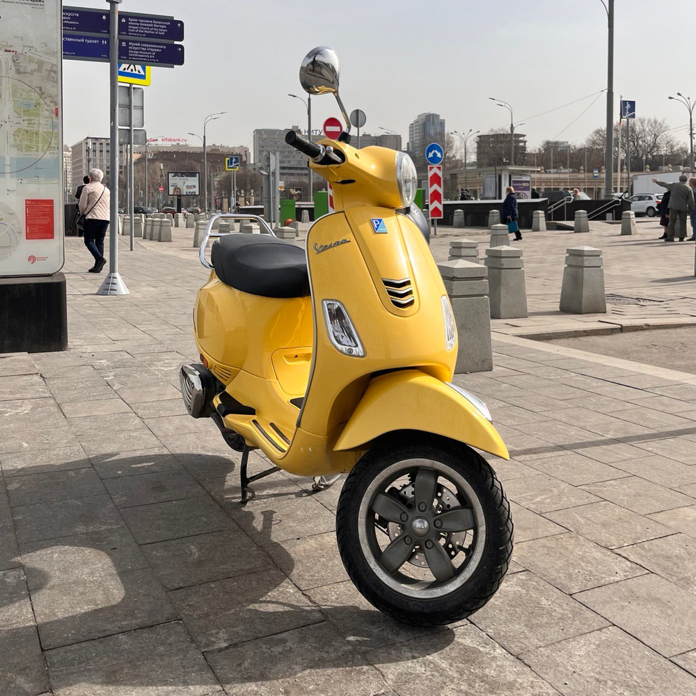 Vespa VXL 50 (150) Желтая