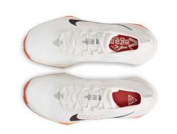 Мужские беговые кроссовки Nike ACG Zegama Trail M бело-оранжевые