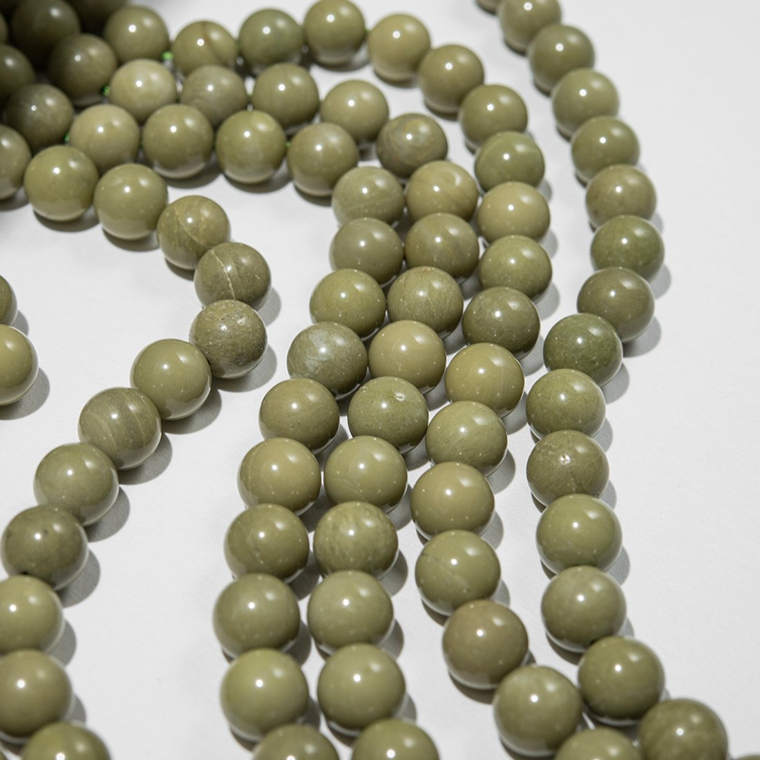 Зеленый алашаньский агат натуральный, бусины в форме шара 10,3мм