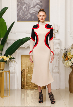 Fall/Winter 2021 Трикотажное платье с длинным рукавом силуэта годе