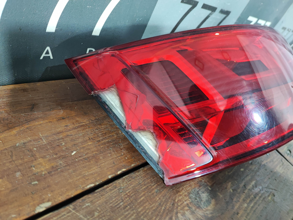 Фонарь задний левый Audi Q7 (4M) 15-19 Б/У Оригинал 4M0945093E