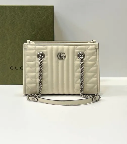 Маленькая сумка-тоут Gucci GG Marmont белый