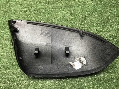 Крышка зеркала левая Bentley Bentayga (15-нв)