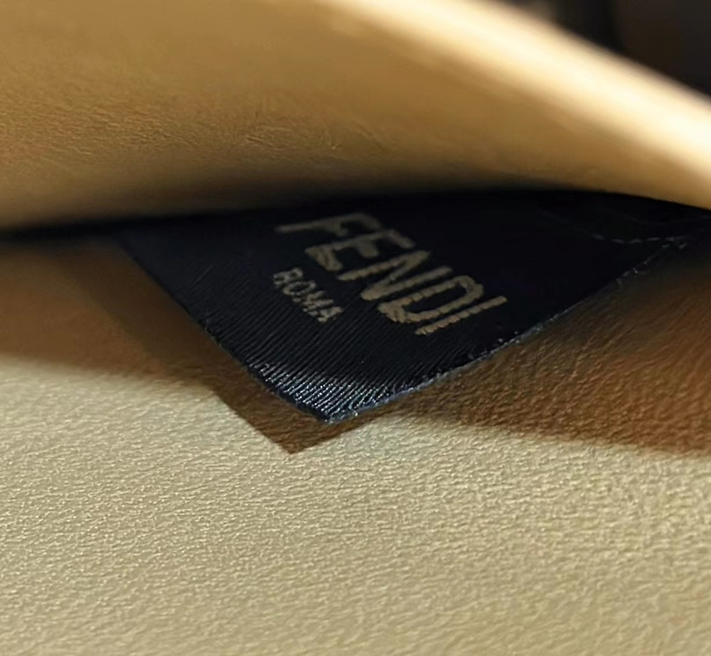 Fendi Peekaboo ISeeU Small 27 cm