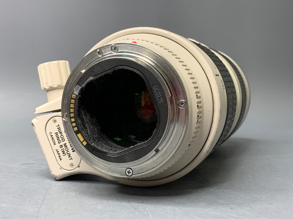 Canon EF 70-200mm 2.8L USM небольшая царапина на передней линзе