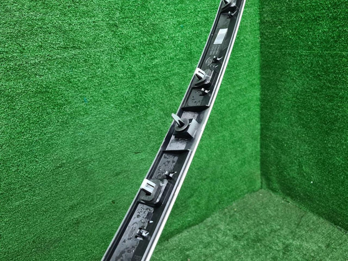 Молдинг двери багажника RR Vogue 5 L460 (21-нв)