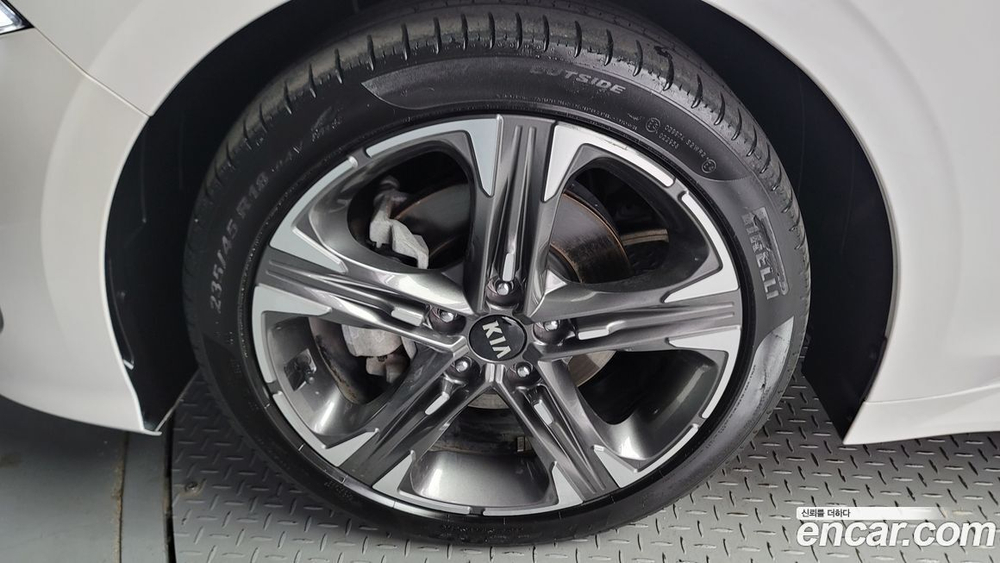 Kia K5 (Optima) 3 Generation 2.0 (05.2020)