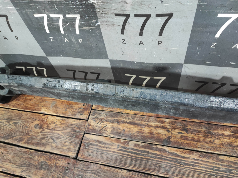 Абсорбер переднего бампера Toyota RAV4 IV (XA40) 15-19 Б/У Оригинал 5261442110