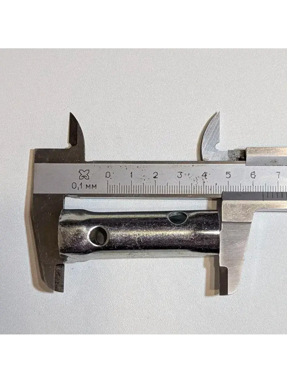 Ключ свечной 16/18