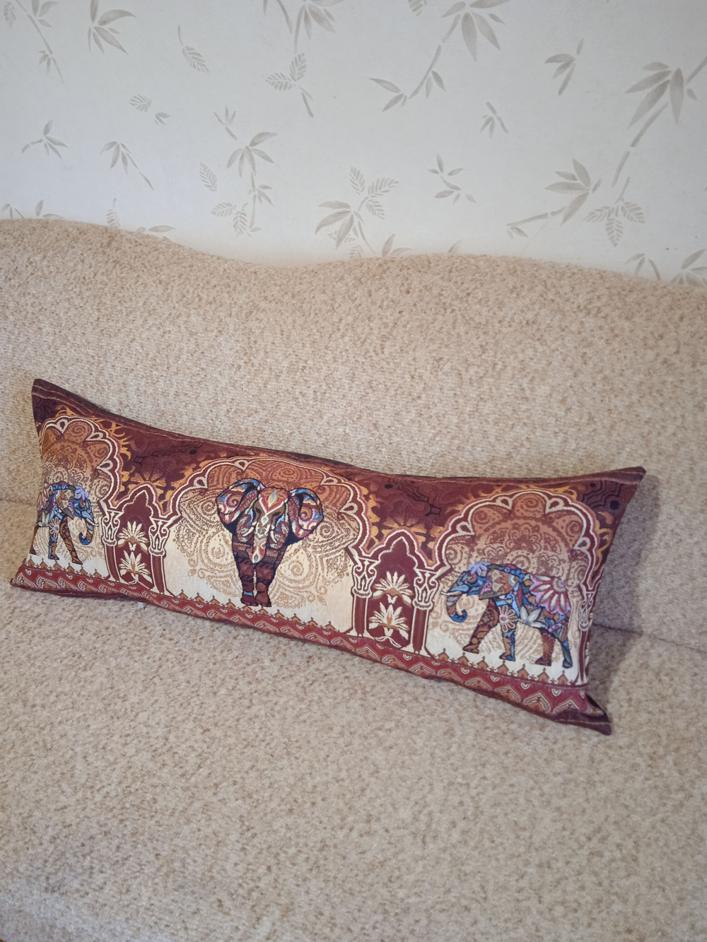 Декоративный гобеленовый чехол Слоны 34х87