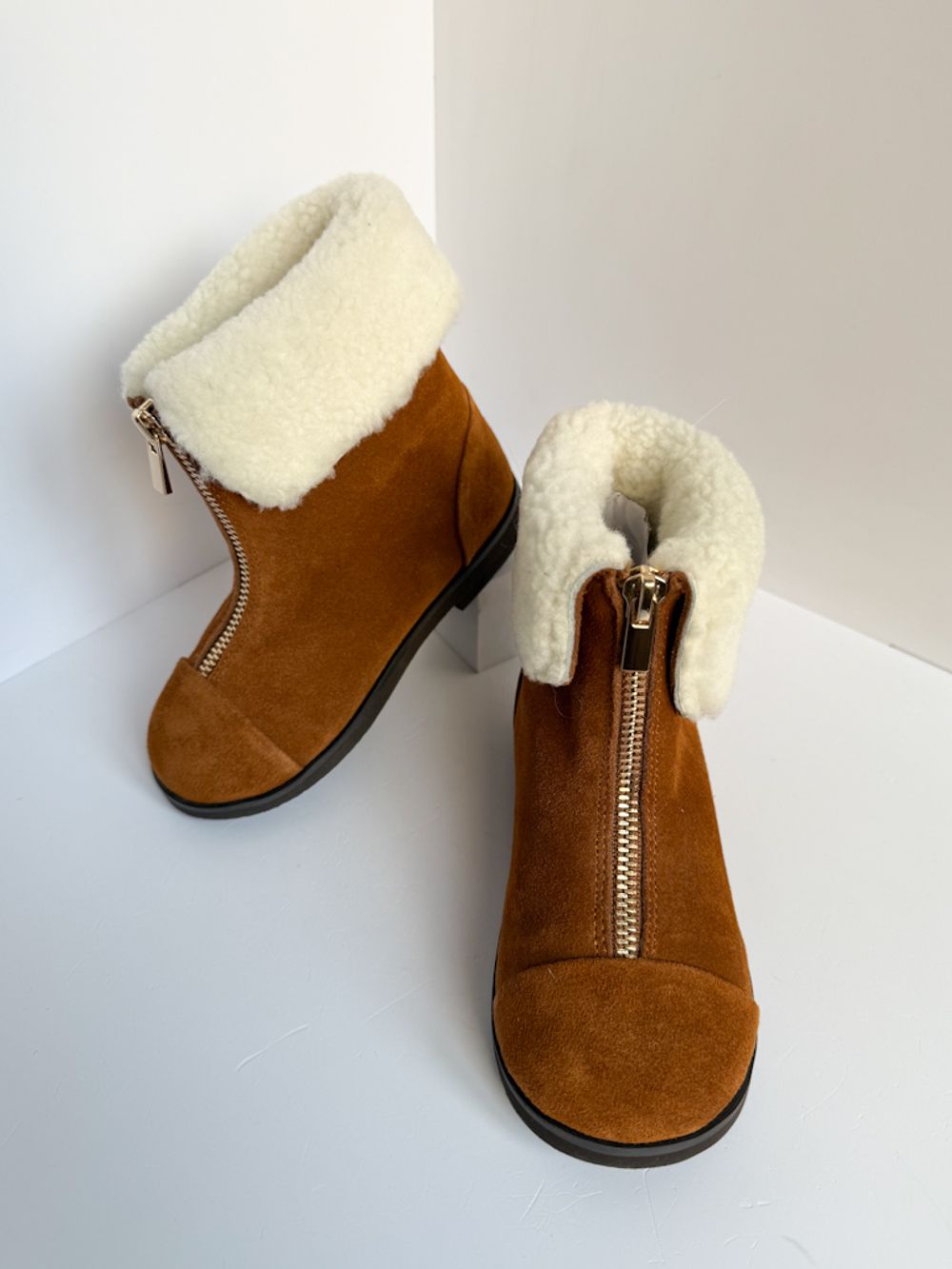 Новые зимние замшевые ботинки Age of Innocence, 28