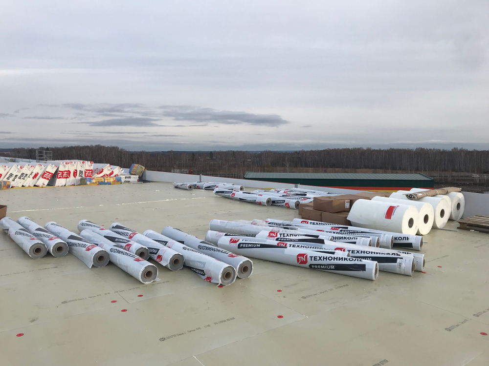 Комплексная поставка материала и монтаж кровли из ПВХ мембраны. Производственно-складской комплекс по ул. Черняховского 88«В».