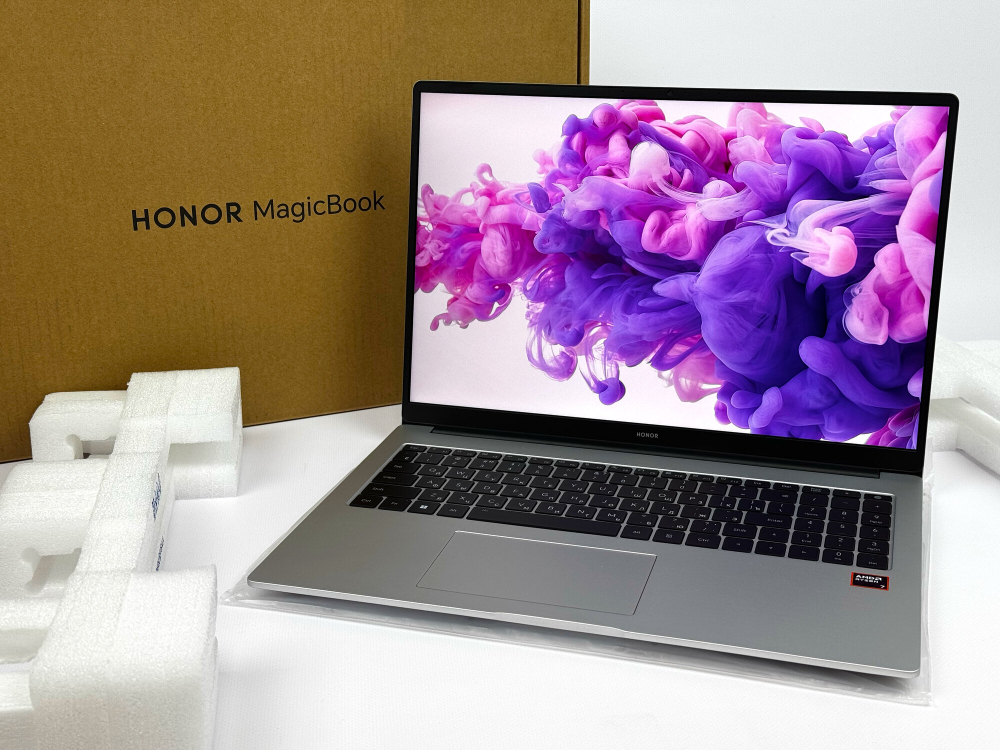 Ноутбук Honor Magicbook X16 Plus Ryzen 7 8845HS / 32GB DDR5 / 1024 GB SSD / AMD Radeon 780M / Win 11 / RU-EN клавиатура