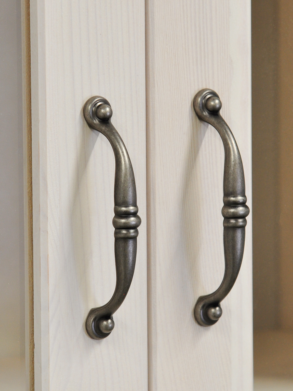 Шкаф-витрина деревянная Ландхаус 180 см, буфет для кухни из массива сосны 2 двери 2 ящика