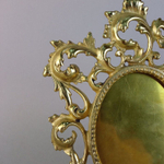 Бронзовая рамка для фото в стиле Рококо