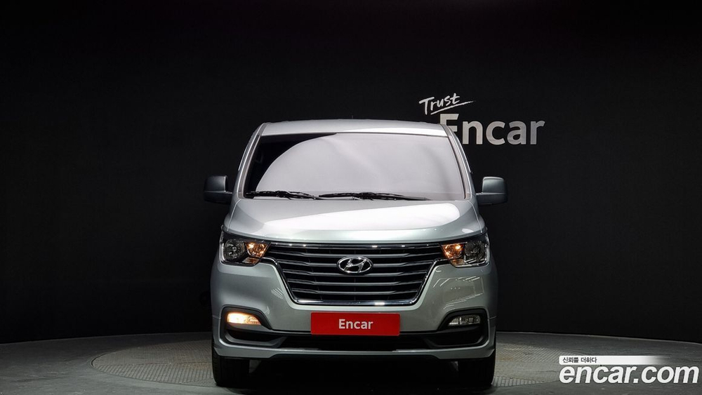 Hyundai The New Grand Starex Van 3-х местный (12.2019)